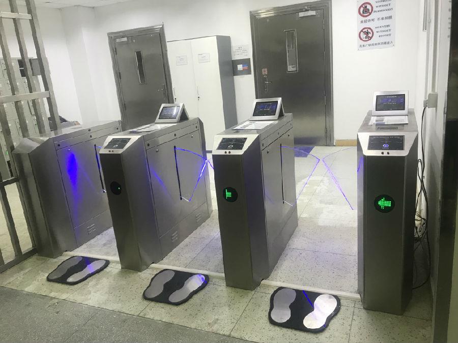 ESD三輥閘防靜電門禁案例圖 (5).JPG