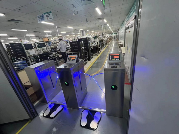 ESD門禁閘機2_調整大小